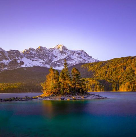 Früher Morgen am Eibsee, Zugspitze im Hintergrund